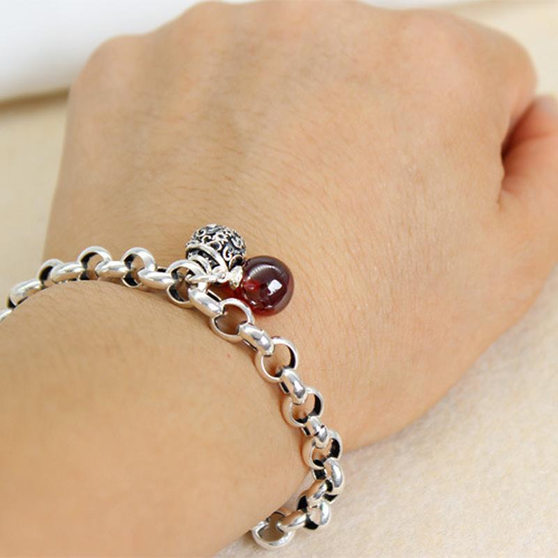 Bracelet Grelot avec Grenat Rouge